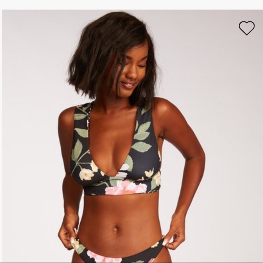 🌴NWT BILLABONG BIKINI TOP